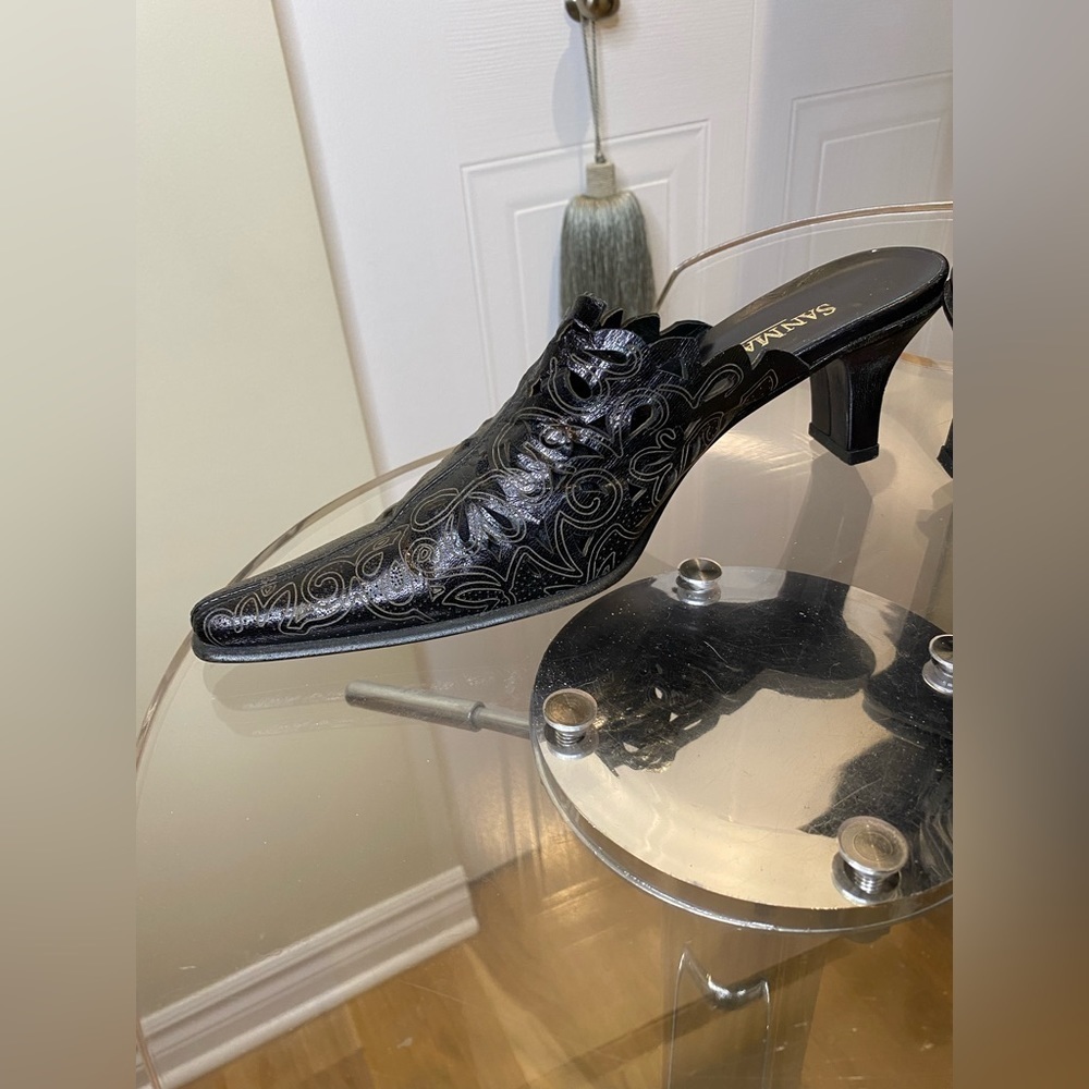 San  Marina Paris/Leather Mules/intricate filigree design/gold design 🤎 - Picture 7 of 14